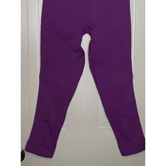 Lululemon Zone in Crop Purple Leggings Size 6 - Picture 11 of 15
